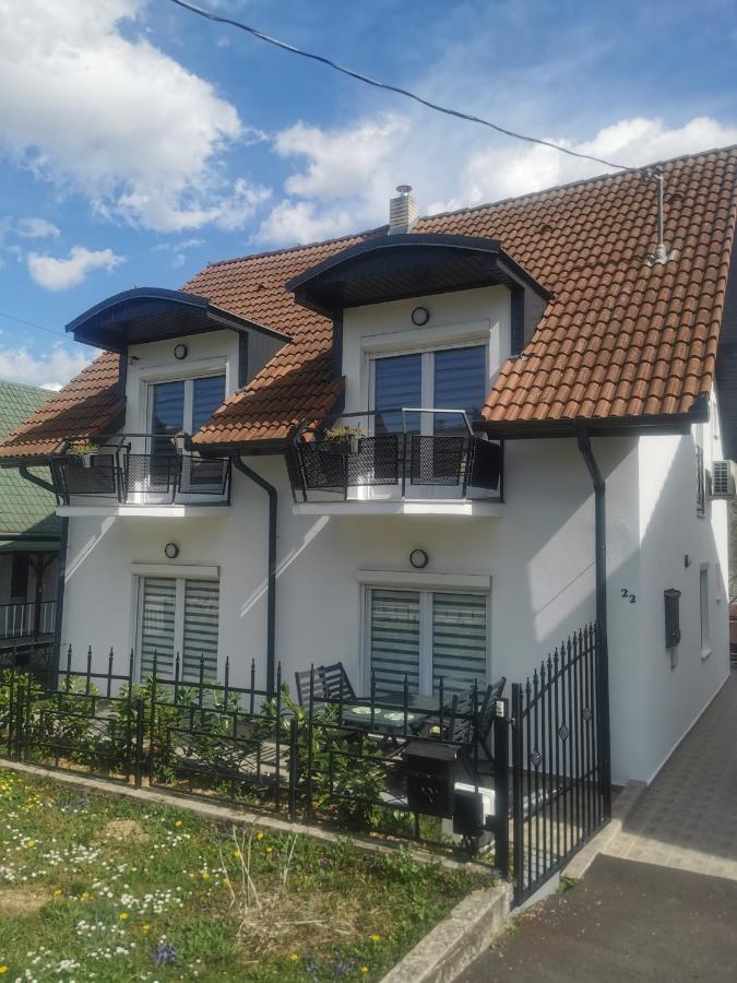 Bm Apartman 佐洛卡罗斯 外观 照片